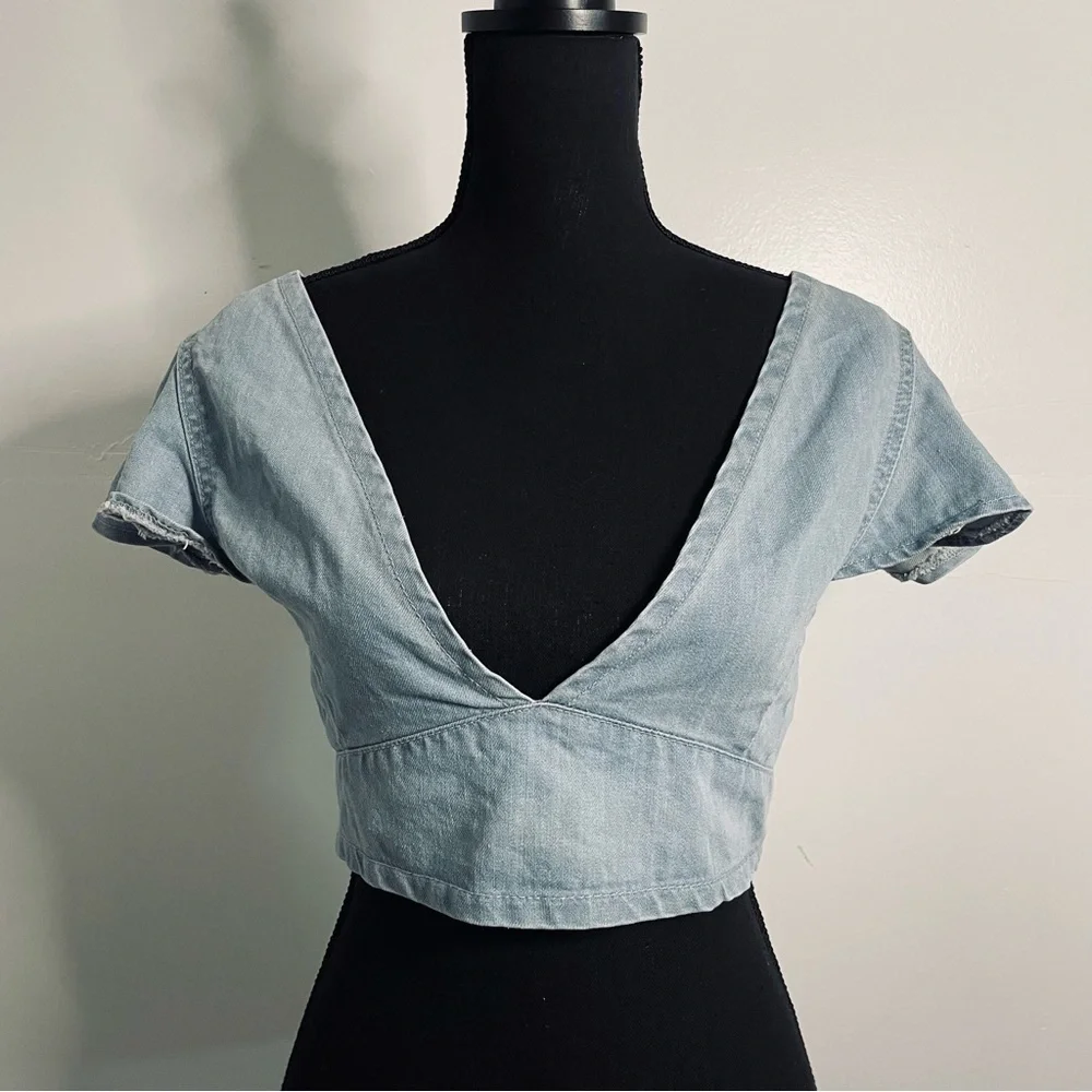 prettylittlething | flared sleeve blue denim crop top - Picture 3 of 13